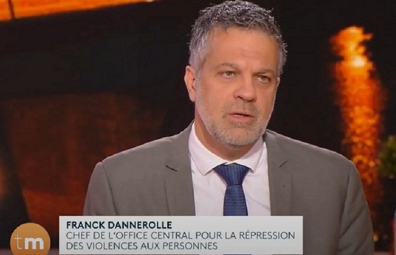 Franck Dannerolle în Twisted Yoga. Captură de ecran.